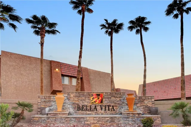 $1,840 | 5080 Indian River Drive, Unit 400, Las Vegas, NV 89103