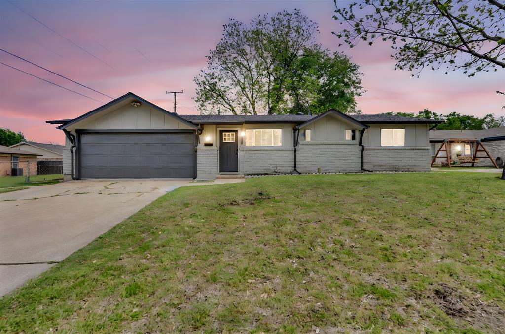 705 Southwest Sundown Trl  