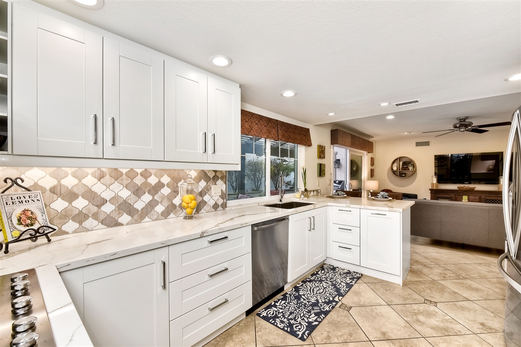 7738 Anillo Way Carlsbad, CA 92009 - Photo 12 of 25