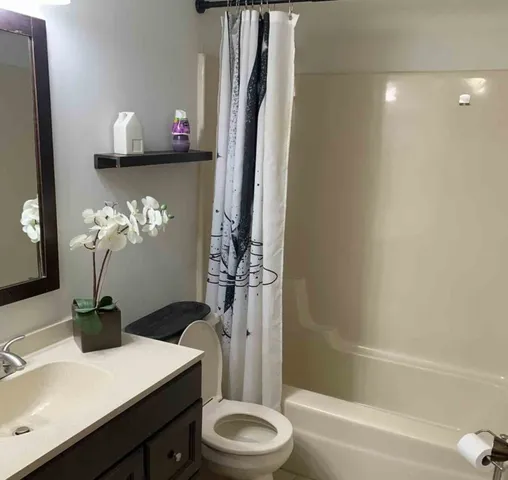 $212,500 | 7913 Paxton Avenue, Unit 1W, Tinley Park, IL 60477