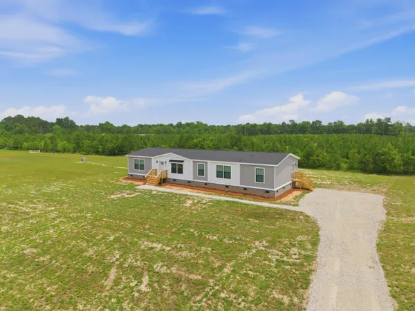 $375,000 | 129 Rambling Lane, Cross, SC 29436
