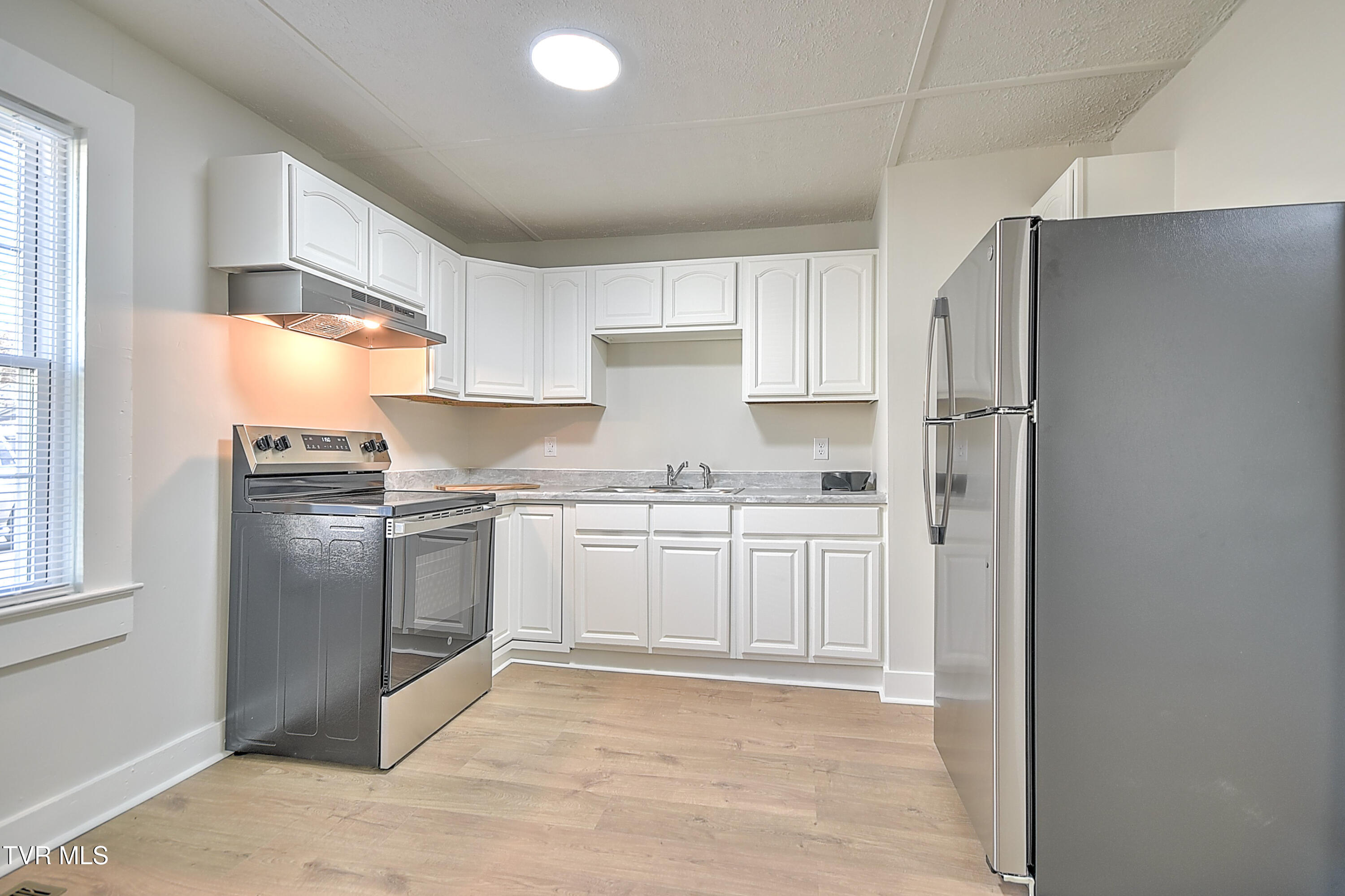 2709 Broad Street Bristol, TN 37620 - Photo 15 of 34 2709 Broad St DOM-28