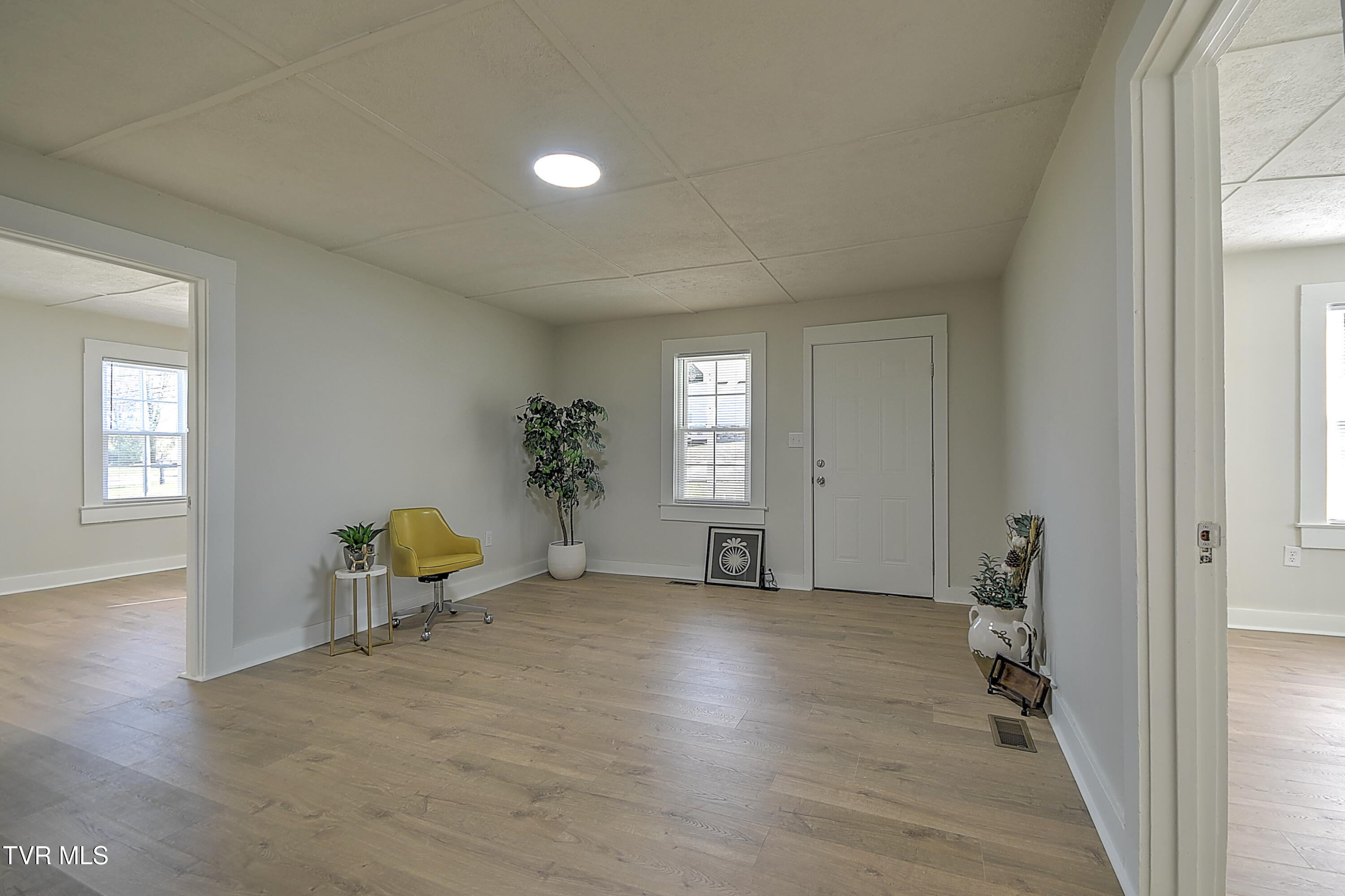 2709 Broad Street Bristol, TN 37620 - Photo 27 of 34 2709 Broad St DOM-16