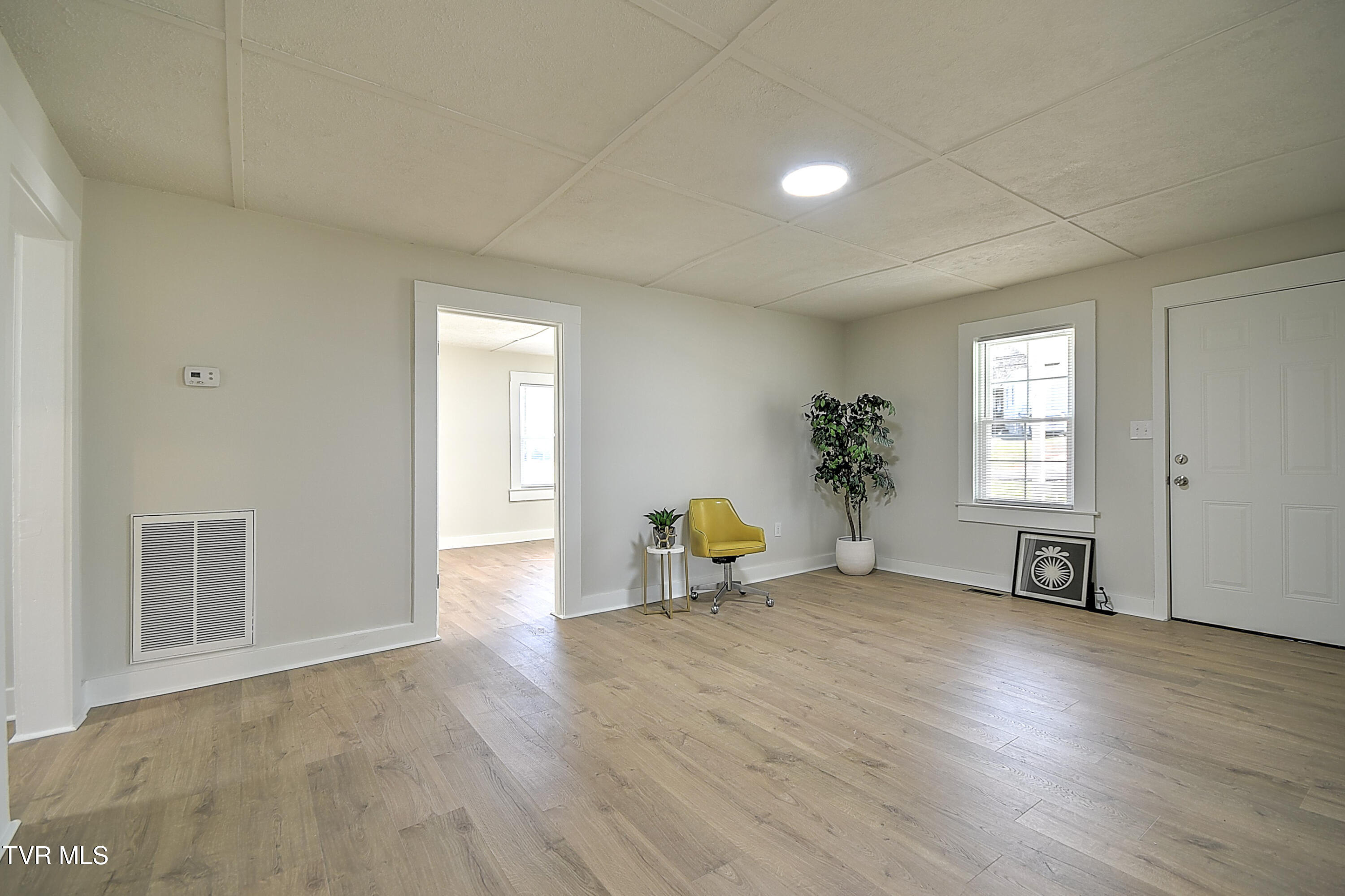 2709 Broad Street Bristol, TN 37620 - Photo 28 of 34 2709 Broad St DOM-15