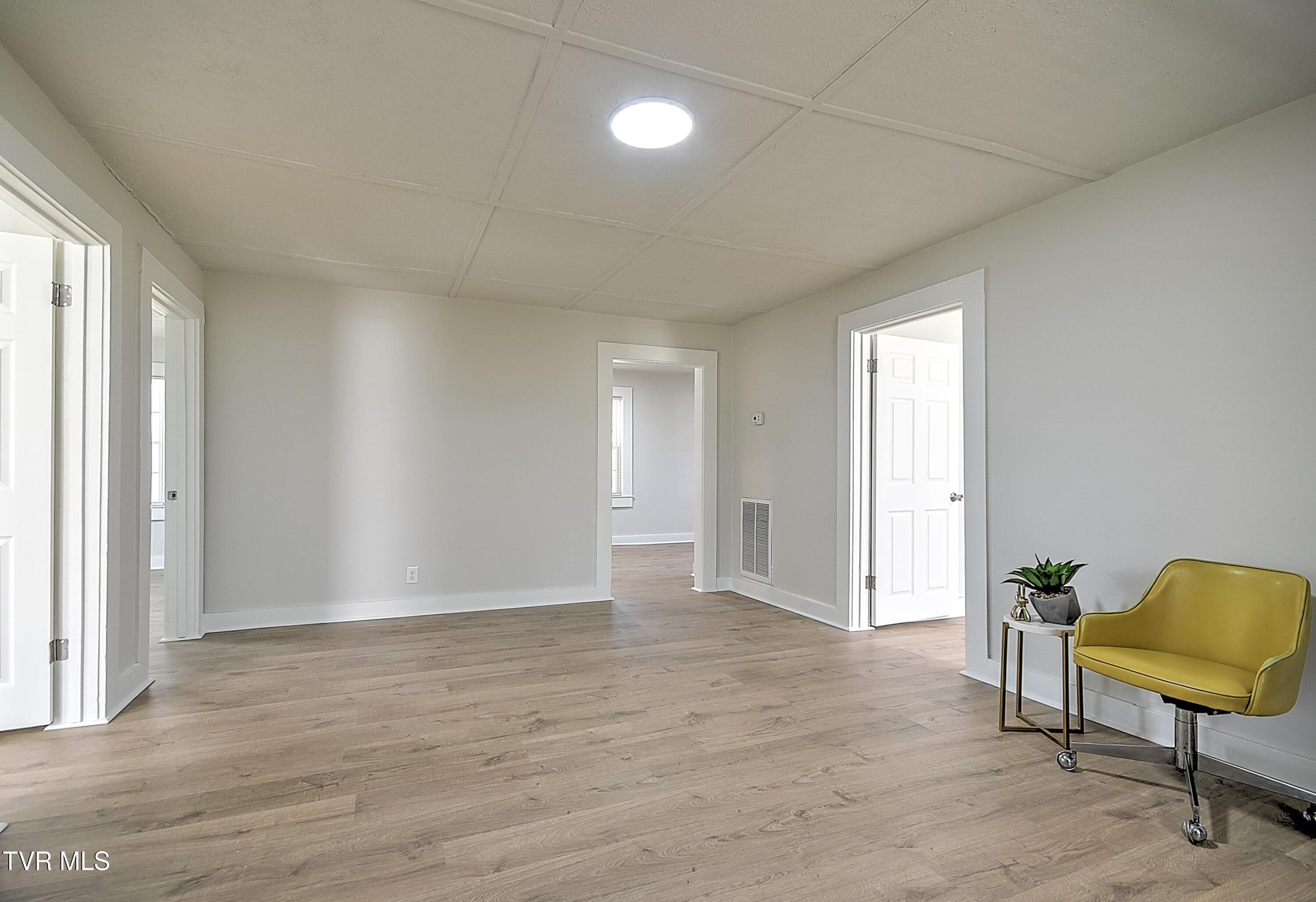 2709 Broad Street Bristol, TN 37620 - Photo 29 of 34 2709 Broad St DOM-14