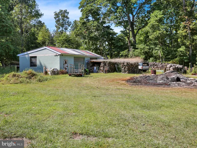 $669,800 | 39 Lehmann Lane, Bechtelsville, PA 19505