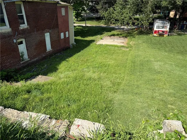 $179,000 | 2018 Summit Street, Kansas City, MO 64108