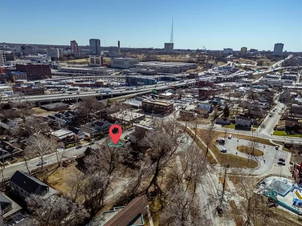 $179,000 | 2018 Summit Street, Kansas City, MO 64108