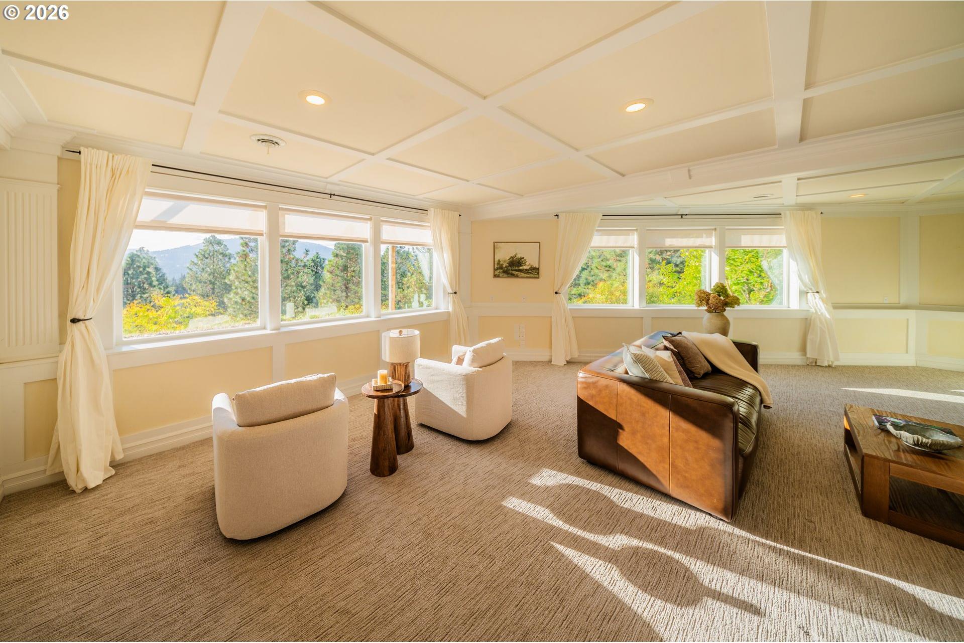 595 Northwest Country View Road White Salmon, WA 98672 - Photo 28 of 48 Family Room