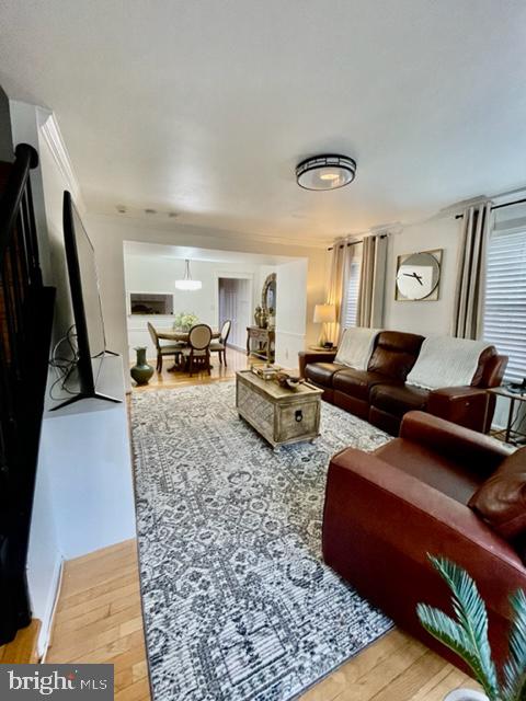 501 Pickwick Village Way Silver Spring, MD 20901 - Photo 12 of 23 Living/Dining