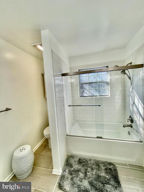 501 Pickwick Village Way Silver Spring, MD 20901 - Photo 21 of 23 Upper-Level Bath