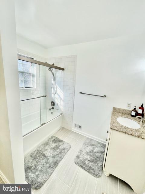 501 Pickwick Village Way Silver Spring, MD 20901 - Photo 22 of 23 Upper-Level Bath