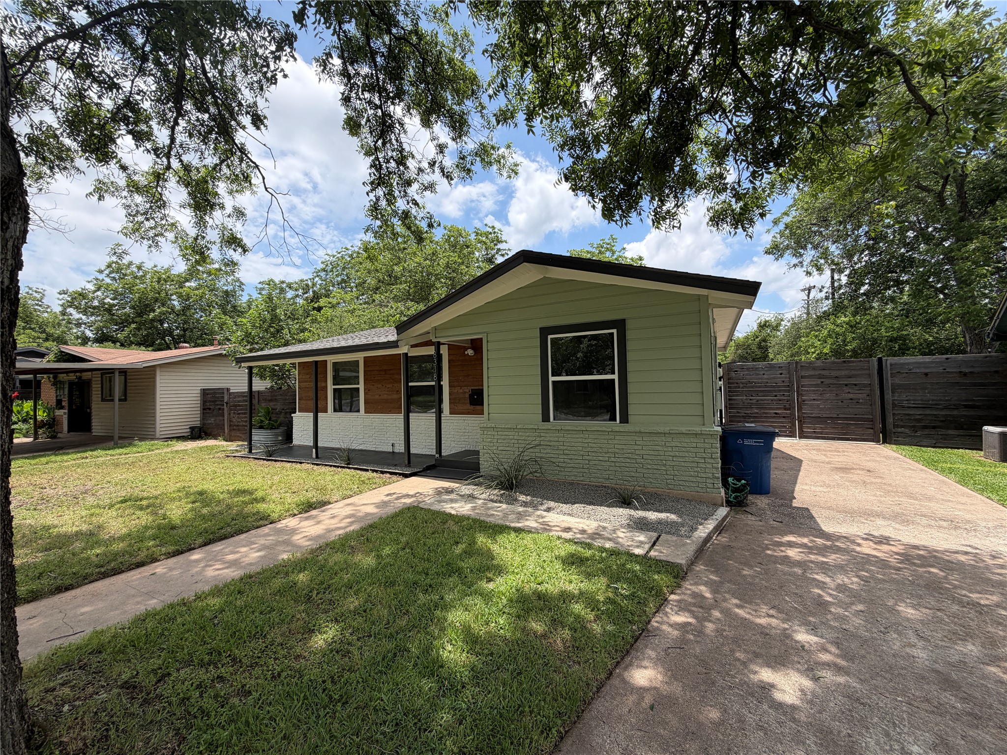 8318 Burrell Drive Austin, TX 78757 - Photo 3 of 27