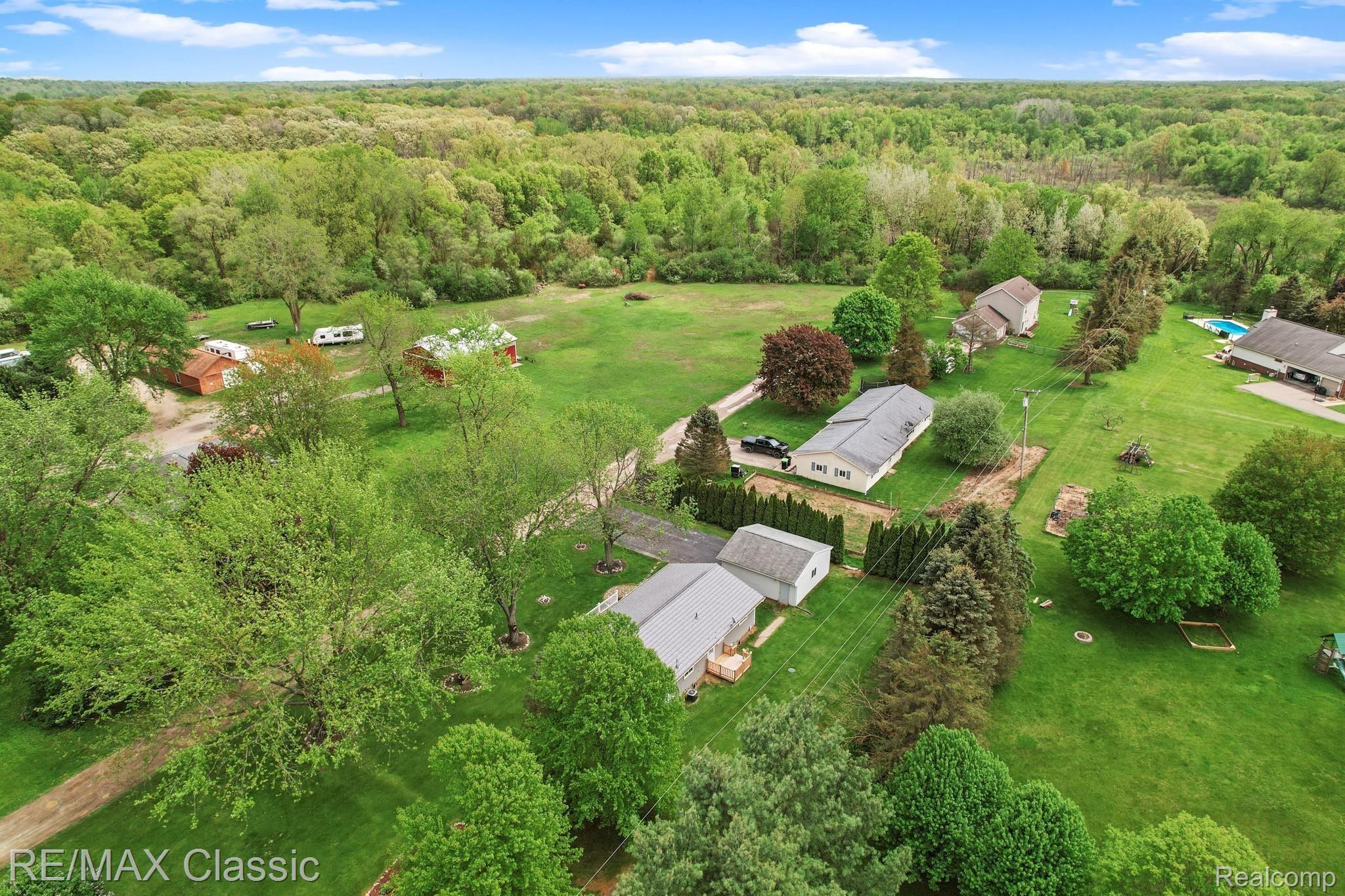 11158 9 Mile Road South Lyon, MI 48178 - Photo 11 of 26 Private Country Setting