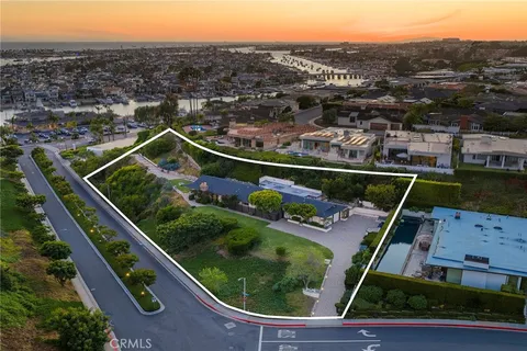 $9,950,000 | 525 El Paseo Drive, Corona del Mar, CA 92625