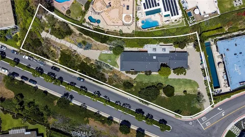 $9,950,000 | 525 El Paseo Drive, Corona del Mar, CA 92625
