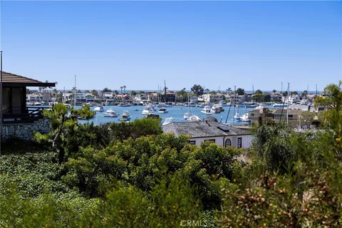 $9,950,000 | 525 El Paseo Drive, Corona del Mar, CA 92625