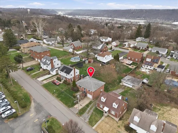 $259,900 | 1523 Woodcrest Avenue, Coraopolis, PA 15108