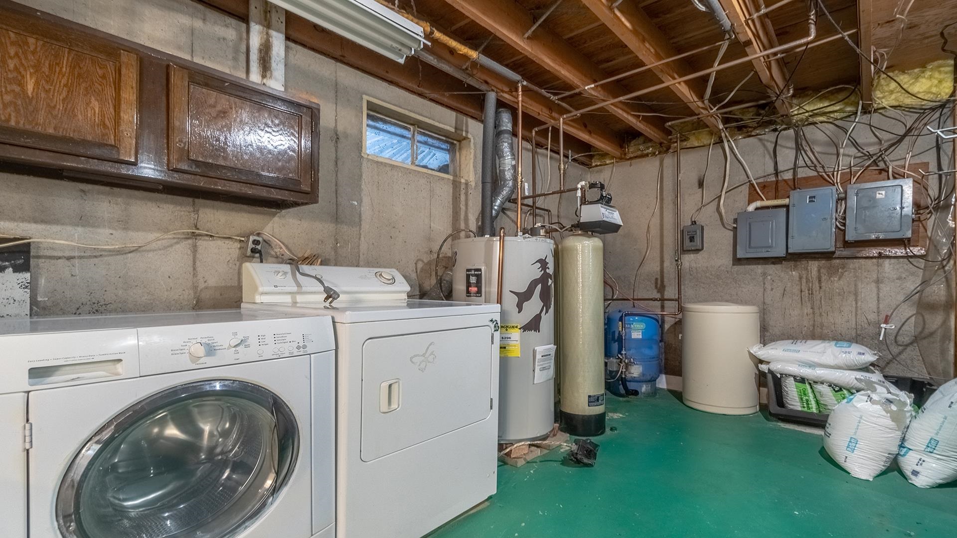 35340 West County Line Road Kirkland, IL 60146 - Photo 35 of 45 a utility room with dryer and washer
