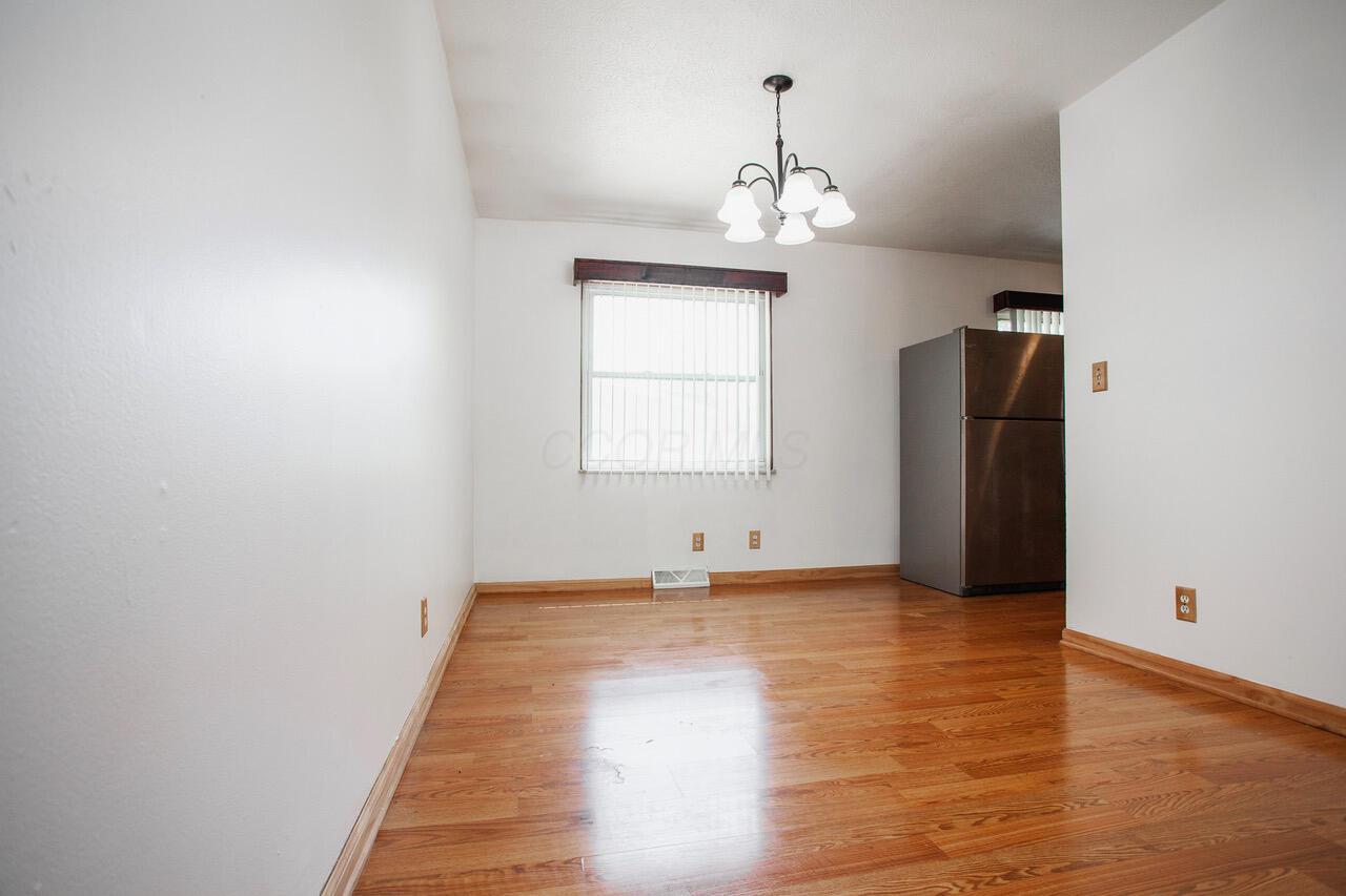 1264 Shady Lane Road Columbus, OH 43227 - Photo 8 of 20 Dining Room
