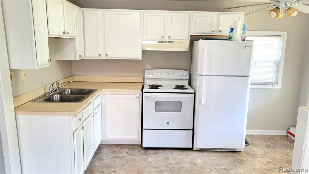 21227 Rensselaer Street Farmington, MI 48336 - Photo 5 of 13