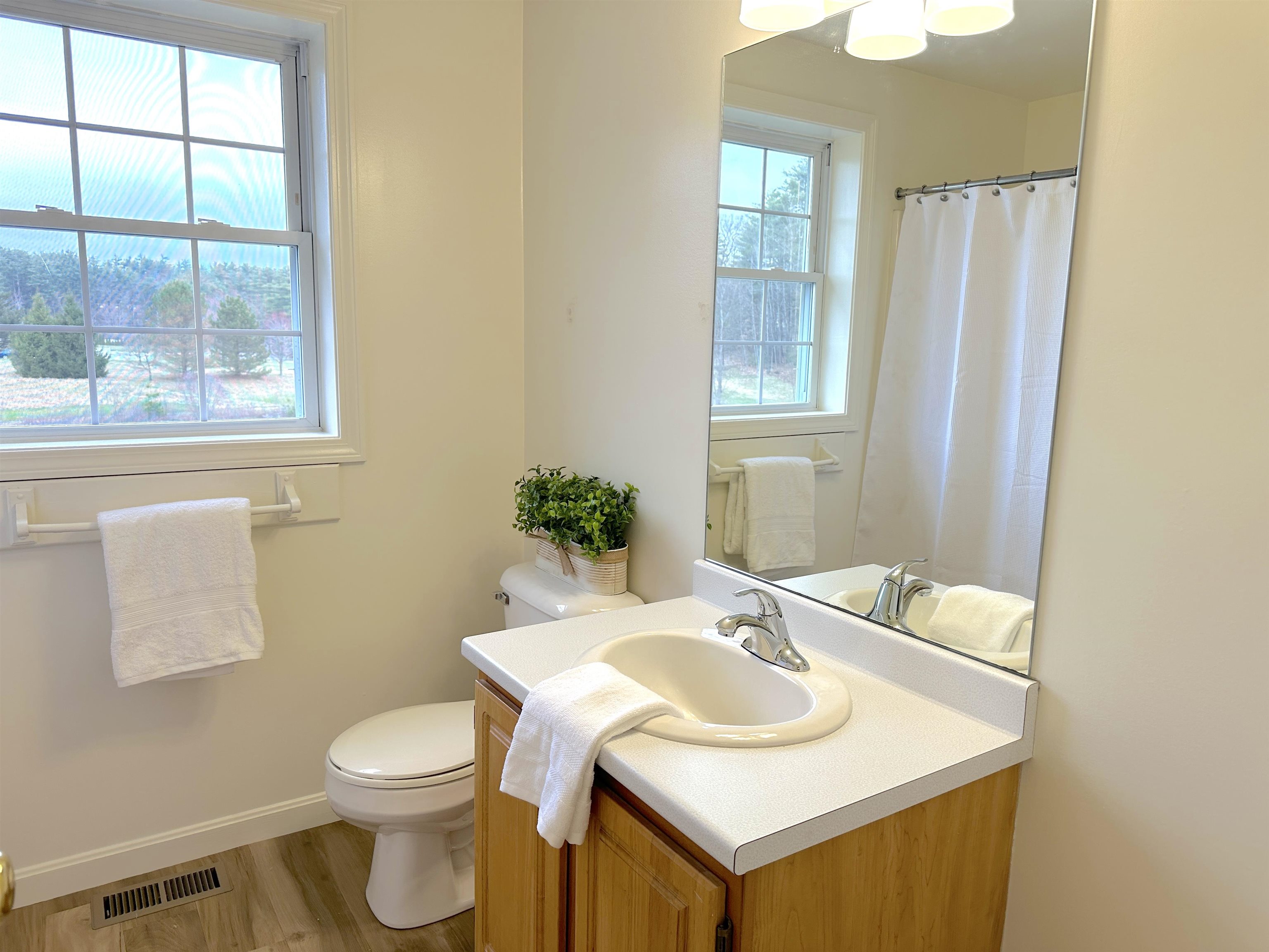 48 Ponemah Road, Unit A4 Amherst, NH 03031 - Photo 4 of 20 Gallery Image 4