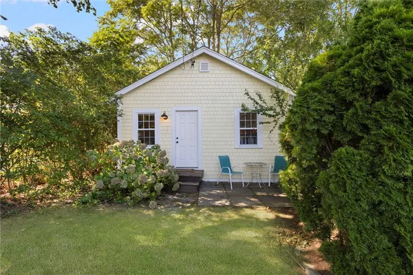 $2,000 | 109 Allston Avenue, Middletown, RI 02842