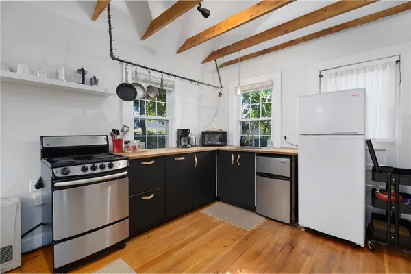 $2,000 | 109 Allston Avenue, Middletown, RI 02842