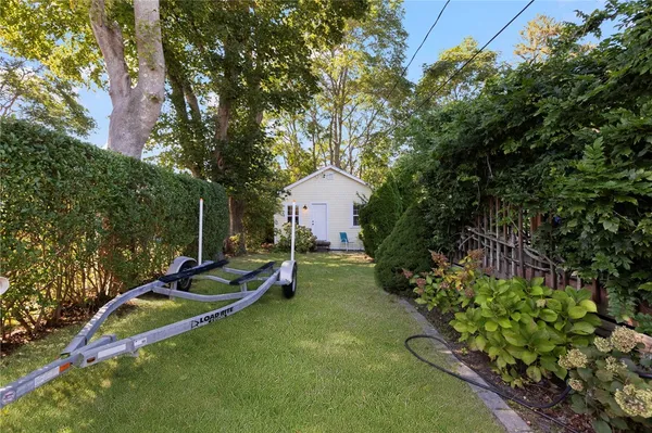 $2,000 | 109 Allston Avenue, Middletown, RI 02842