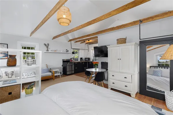 $2,000 | 109 Allston Avenue, Middletown, RI 02842