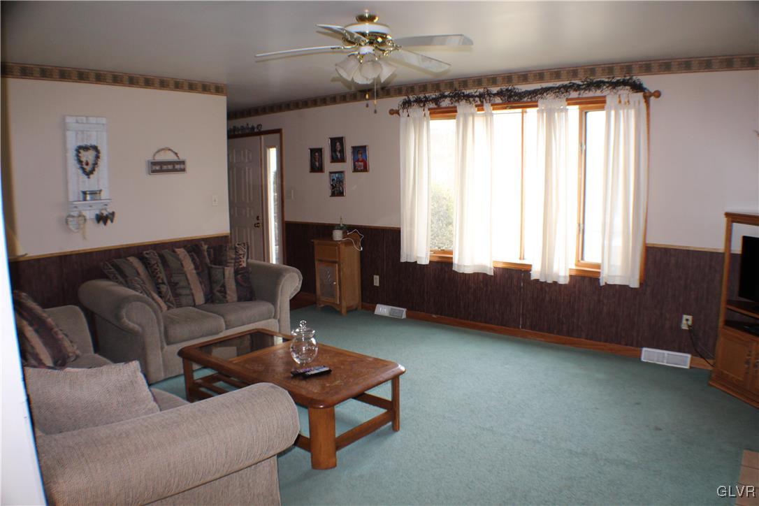 4642 McDermott Road Bangor, PA 18013 - Photo 5 of 34