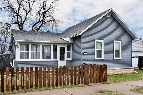 $174,000 | 162 Sioux Street, Winona, MN 55987