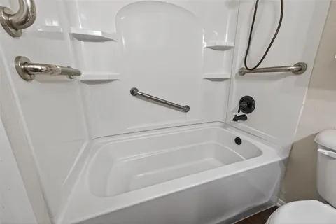 $210,000 | 11608 Village Pl Drive, Unit 334, Houston, TX 77077