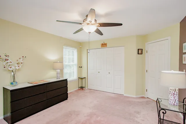 $384,900 | 1401 Plum Court, Unit D, Mount Prospect, IL 60056