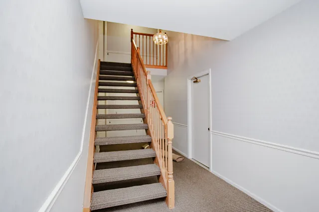 $384,900 | 1401 Plum Court, Unit D, Mount Prospect, IL 60056