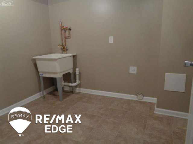 516 Old Bridge Road Grand Blanc, MI 48439 - Photo 18 of 19 21232461-17.JPG