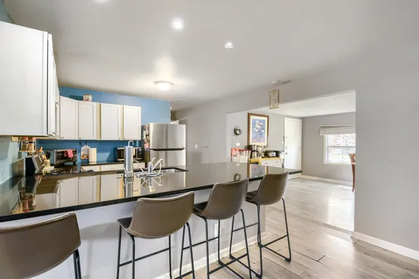 $270,000 | 18647 Pamela Place, Gurnee, IL 60031