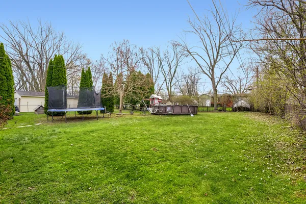 $270,000 | 18647 Pamela Place, Gurnee, IL 60031