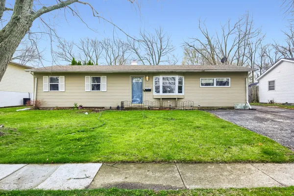 $270,000 | 18647 Pamela Place, Gurnee, IL 60031