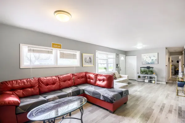 $270,000 | 18647 Pamela Place, Gurnee, IL 60031