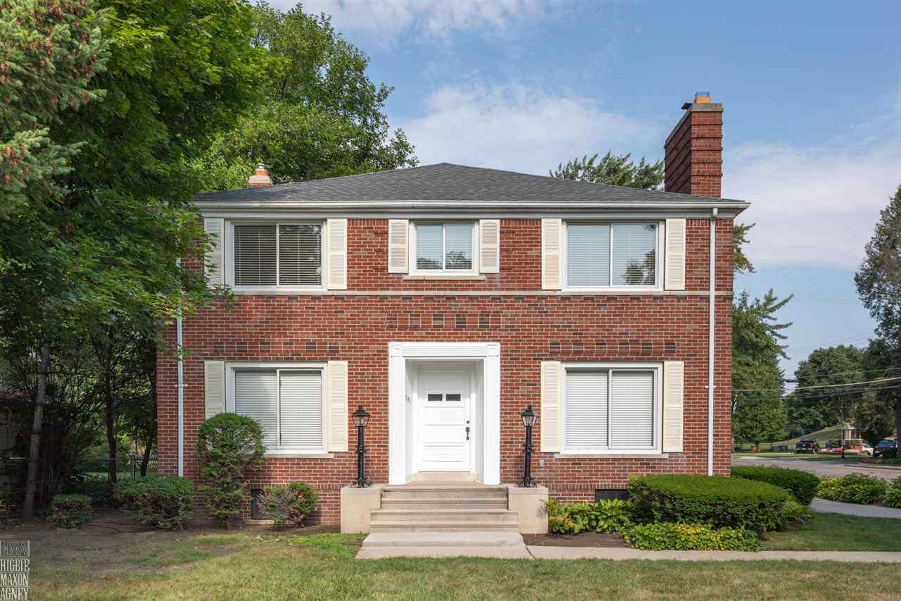 791 Lake Shore Road Grosse Pointe, MI 48236 - Photo 1 of 14 31390787.JPG