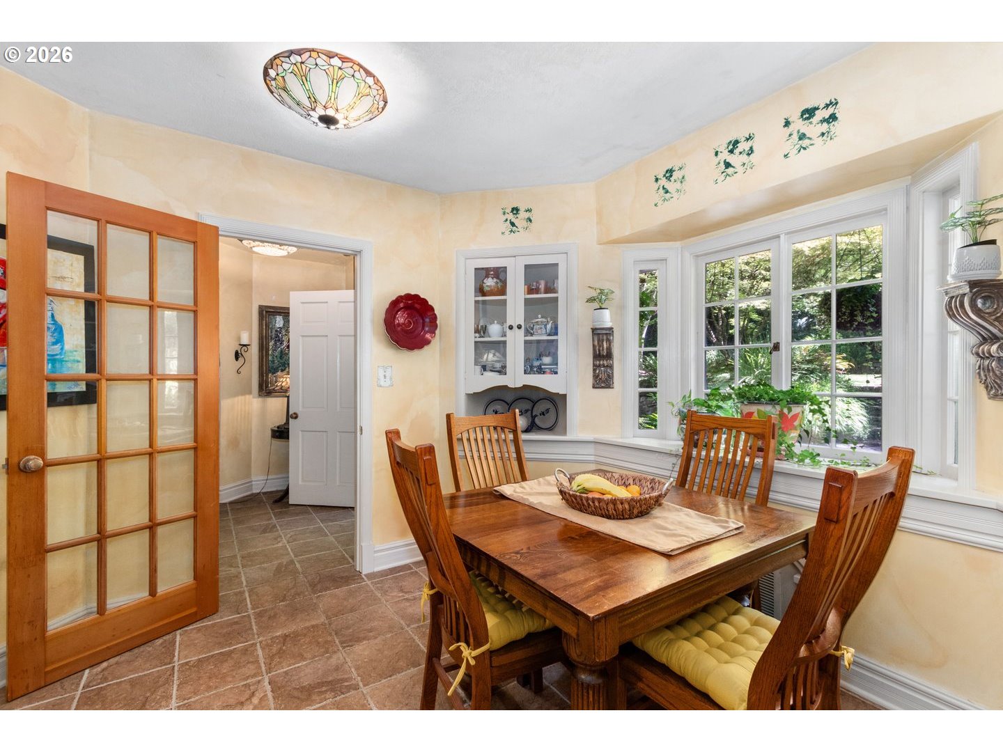 4300 Pacific Way Longview, WA 98632 - Photo 12 of 33 a view of a dining room with furniture window and outside view