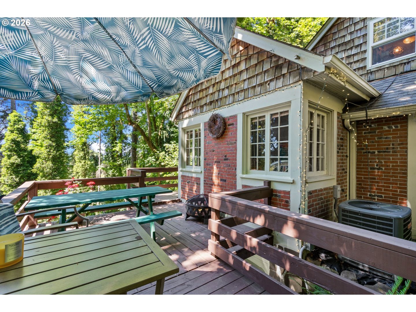 4300 Pacific Way Longview, WA 98632 - Photo 29 of 33 a view of a chairs and table in the patio
