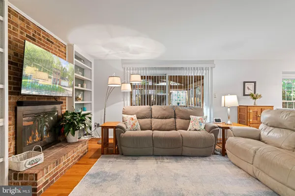 $935,000 | 9833 Natick Road, Burke, VA 22015
