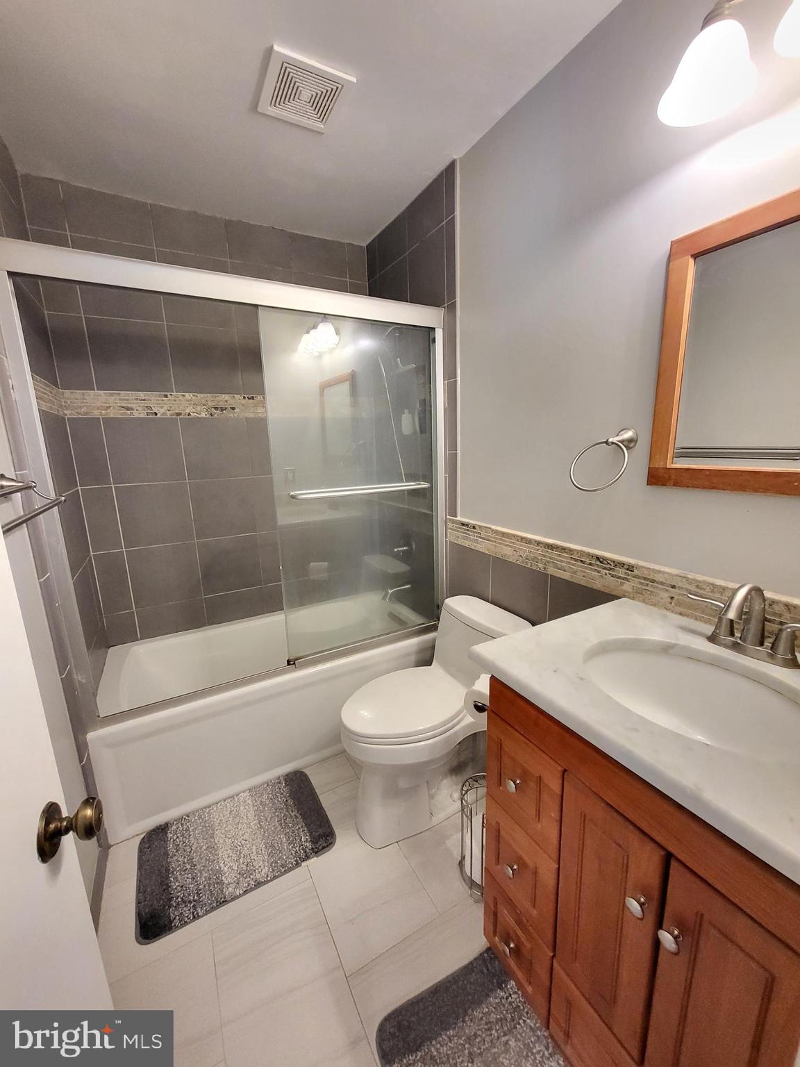 9833 Natick Road Burke, VA 22015 - Photo 3 of 6