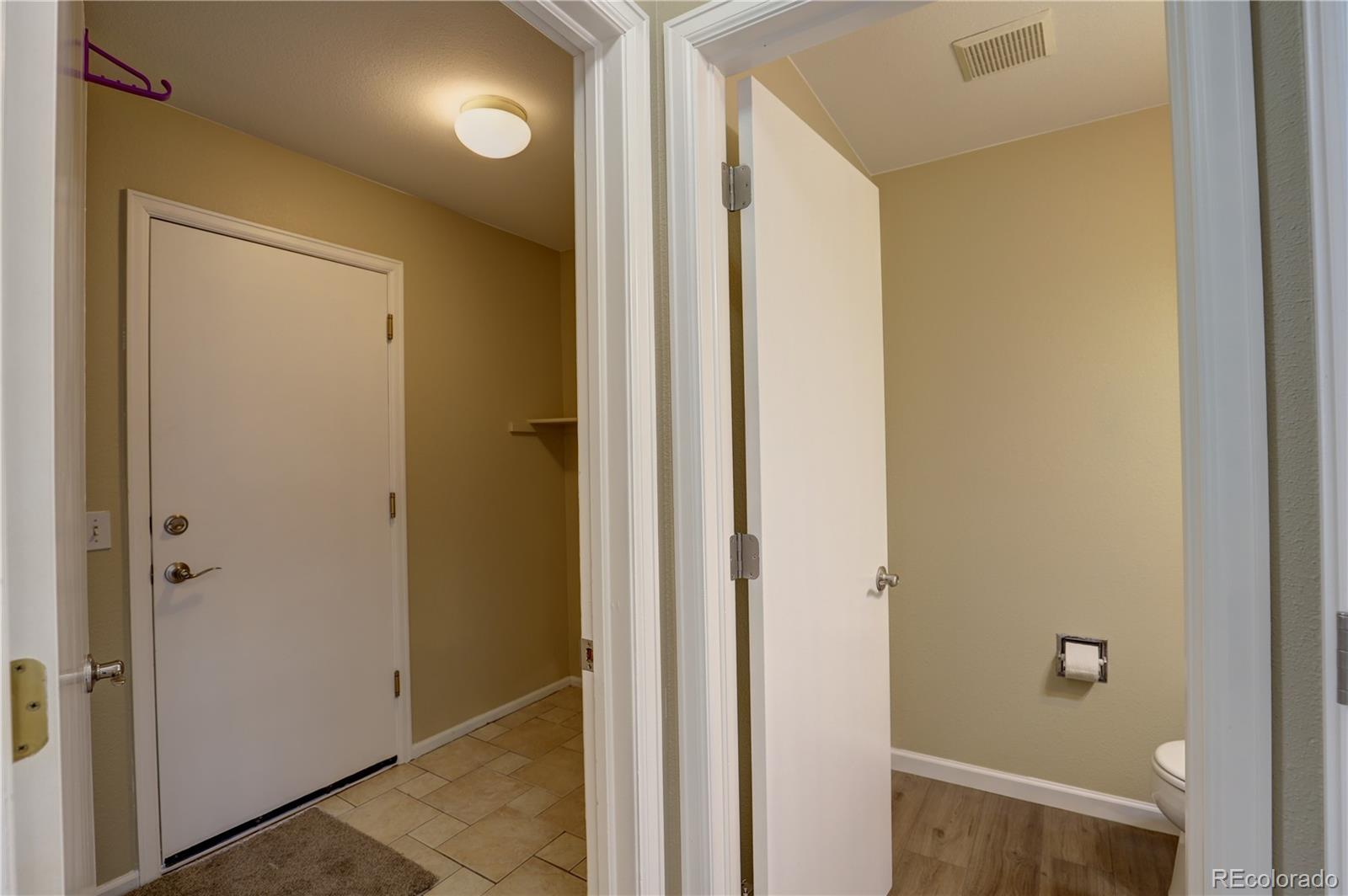 1060 Riddlewood Lane Highlands Ranch, CO 80129 - Photo 12 of 37