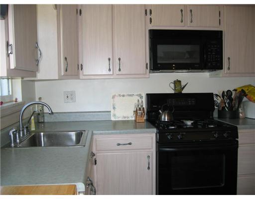 9237 Pannier Road Pittsburgh, PA 15237 - Photo 3 of 6 Kitchen.