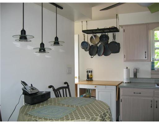 9237 Pannier Road Pittsburgh, PA 15237 - Photo 4 of 6 Kitchen.