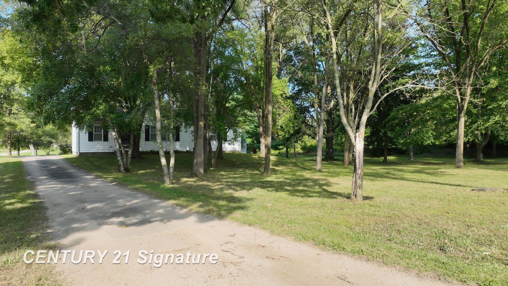 15544 Falk Road Holly, MI 48442 - Photo 36 of 54 50188262-2f32d5df-3cc0-4a99-90be-bae1df8834f2.JPG