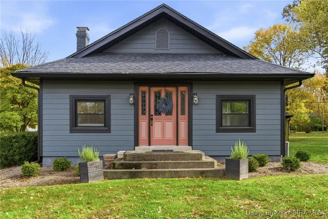 $374,900 | 626 Maple Lane, New Albany, IN 47150